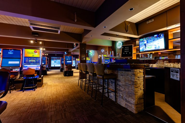 Canada’s Largest Smitty’s: Great Food, Endless Entertainment